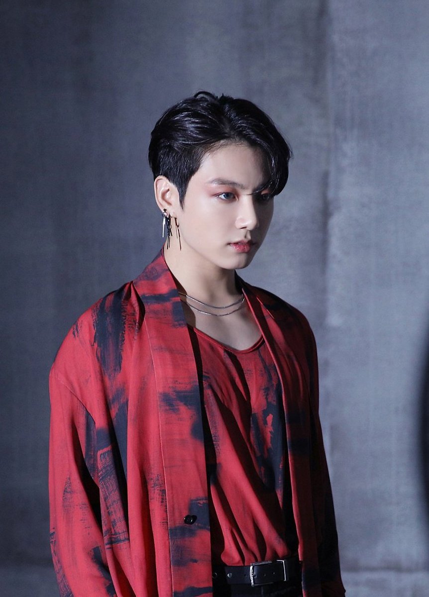 Jeon Jungkook with this built and his undercut. That's it I had enough  #BTSARMY    #BestFanArmy  #iHeartAwards  @BTS_twt
