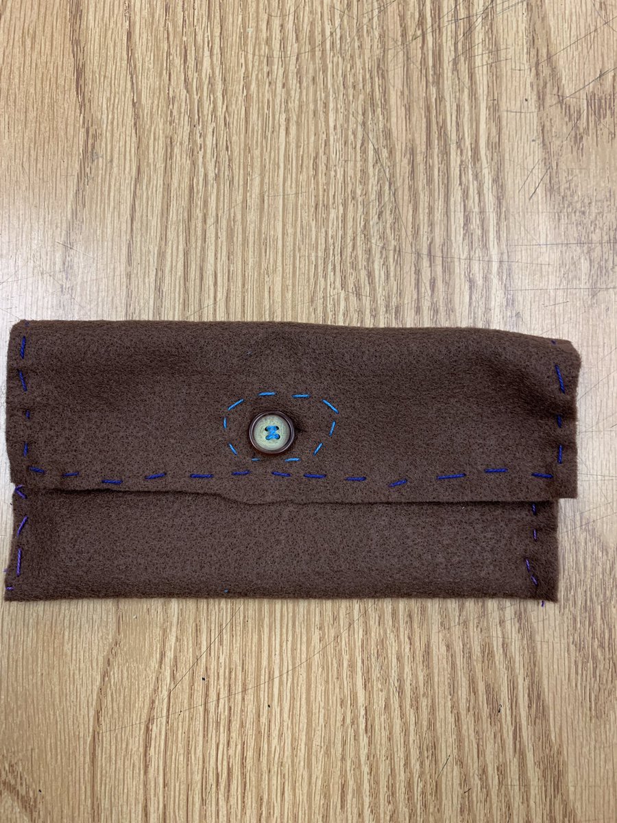 AmyDrost5's tweet photo. 4th graders are beginning to finish up their pencil cases. I’m so proud of their perseverance. 💙 #mves #mveaglestrong #eaglestrong @ecsdleadmves https://t.co/8ieaQsgV9G
