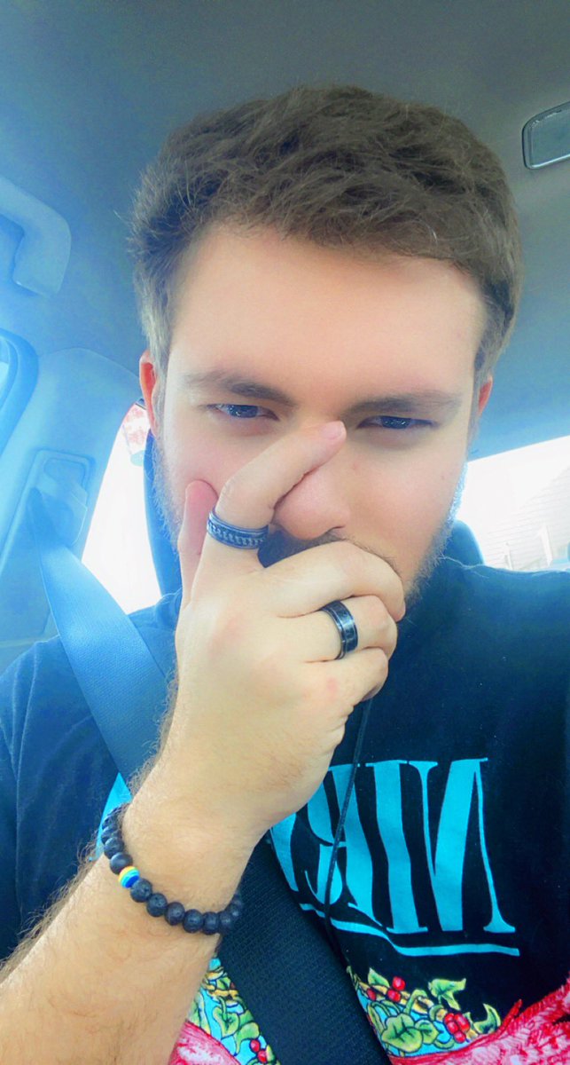 _Trimble_'s tweet photo. Just flexing my $10 Amazon accessories... don’t mind me https://t.co/m0Uz7jnU1F