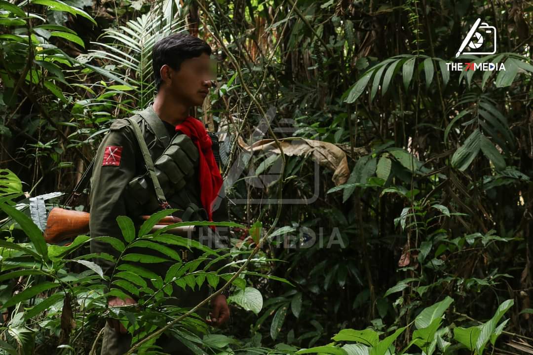 The74Media2019's tweet photo. မိုးမောက်မြို့နယ် မြို့သစ်ကျေးရွာတွင် KIA နှင့် စစ်ကောင်စီတပ်ဖွဲ့ဝင်များအကြား တိုက်ပွဲများ ဆက်လက်၍ ပြင်းထန်စွာ ဖြစ်ပွားနေသည်ဟု ဒေသခံများထံမှ သိရသည်။ မြို့သစ်ကျေးရွာရှိ နေရာအနှံ့တွင်လည်း စစ်ကောင်စီတပ်များ တပ်စွဲထားကြောင်း သိရသည်။ https://t.co/dwRGHuSNeh