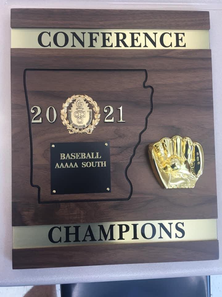 YJ_RBIClub's tweet photo. Let’s get it duuuuuuuuuuuude 💪🏻💯🔥  Put another one in our trophy case. These seniors have never NOT won the conference. Got our eyes on some different hardware now. https://t.co/MOtkEH3A2a