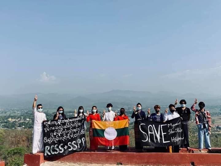 EiPont22's tweet photo. Pro-democracy youths protested in some known places of Thipaw Tsp, Shan State defying against Coup Regime on May6. 

#WhatsHappeningInMyanmar 
#May6Coup https://t.co/NeFBtpQjY6