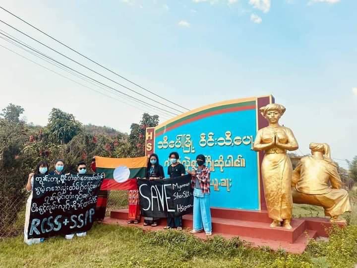 EiPont22's tweet photo. Pro-democracy youths protested in some known places of Thipaw Tsp, Shan State defying against Coup Regime on May6. 

#WhatsHappeningInMyanmar 
#May6Coup https://t.co/NeFBtpQjY6