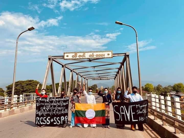EiPont22's tweet photo. Pro-democracy youths protested in some known places of Thipaw Tsp, Shan State defying against Coup Regime on May6. 

#WhatsHappeningInMyanmar 
#May6Coup https://t.co/NeFBtpQjY6