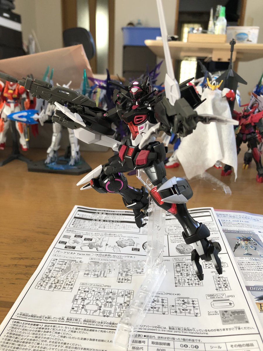 zero_br10's tweet photo. 武器完成〜
デフォルトポージングも決めてみた！

いやぁ、G-エルスカッコイイな〜
別バージョンもあるんだっけ？
今度、買って組んでみようかなぁ

#ガンプラ #素組 #ガンプラ完成 https://t.co/LX8SrKn0as