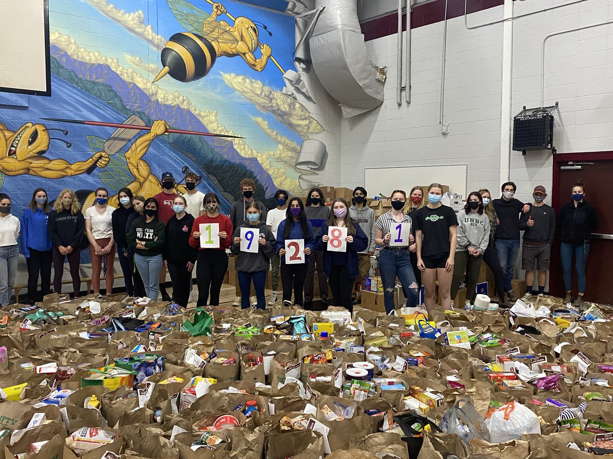A massive thank you to @CSaanich residents. This evening @SD63Stellys students, staff and alumni were able to collect over 19,000 items for the @SaanPenFoodBank