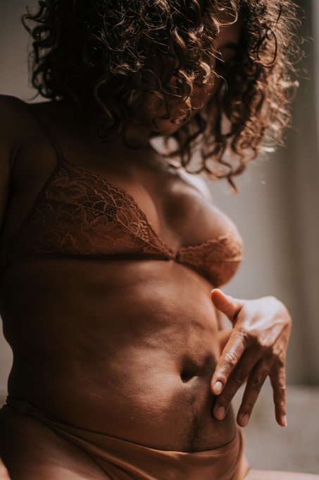 Watch Rubi Valentine's leaked NSFW photo on TwXstars