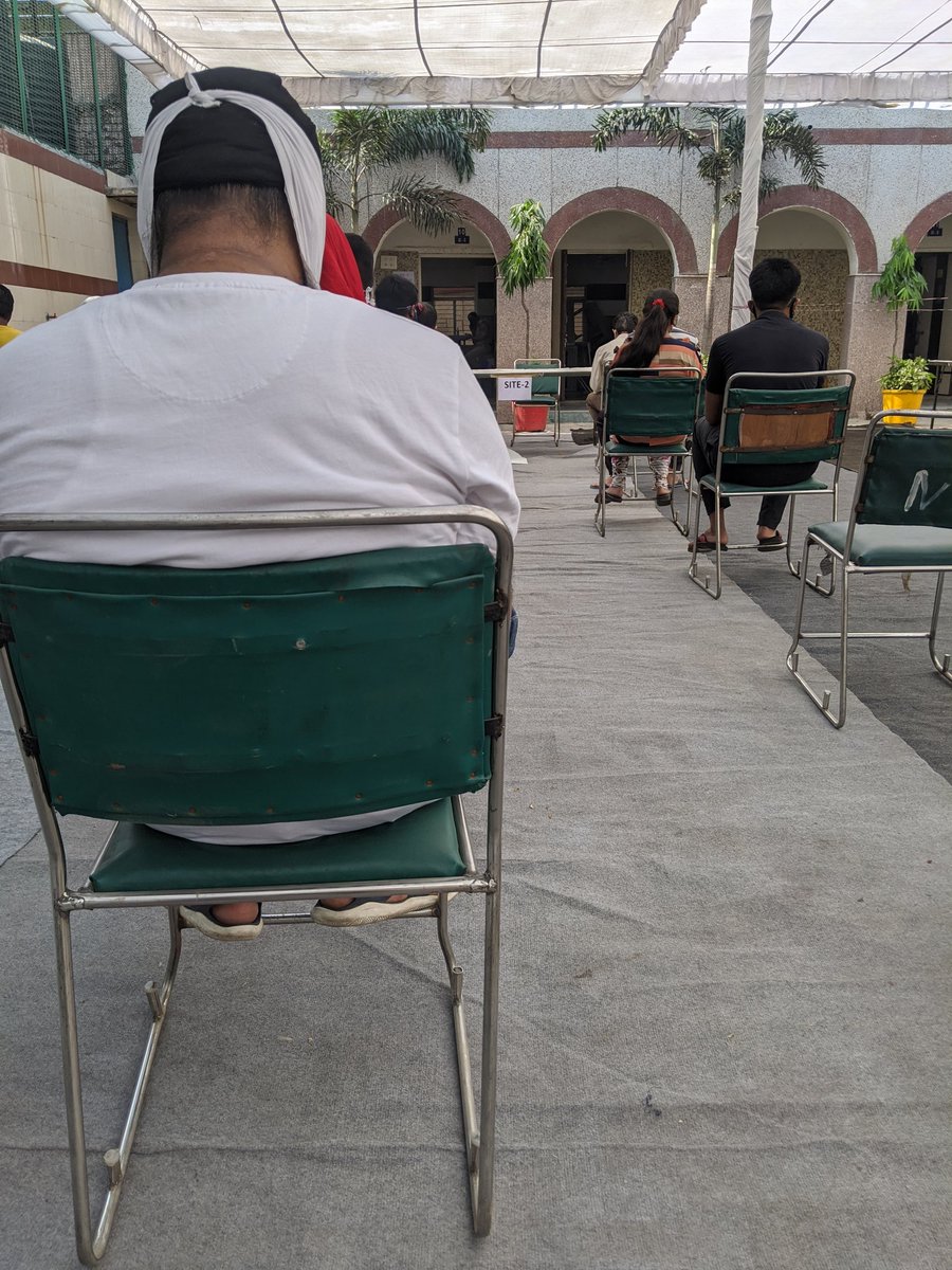 KushaKapila's tweet photo. excellent arrangement at Sarvodya Kanya Vidyalaya, Mongolpuri, Delhi. Please do not hesitate to book government schools for your vaccination. It will be my turn anytime now. https://t.co/sXXJ3n5c8X
