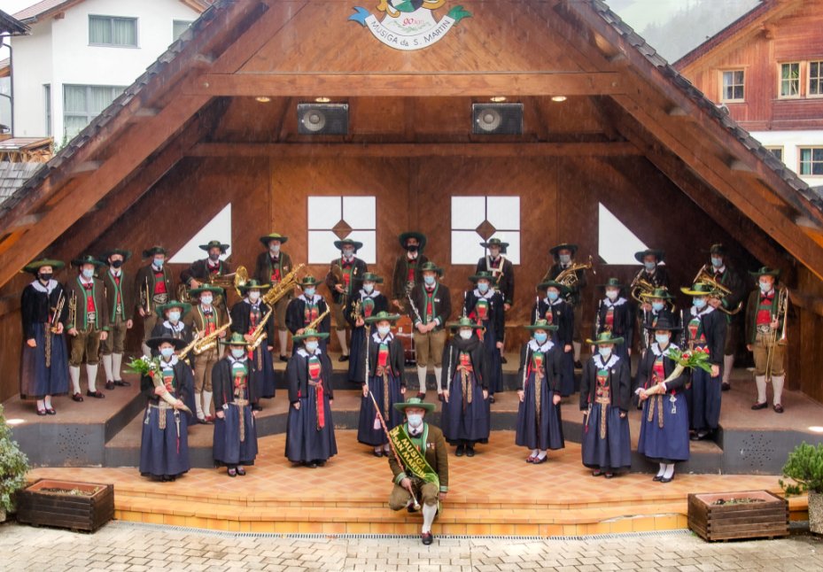 TagblattD's tweet photo. Die #Musikkapelle San Martin de Tor/St. Martin in Thurn feiert heuer ihr 100-jähriges Bestehen. Obmann Ivo Clara erklärt im Interview, mit welchen #Herausforderungen die Musikkapelle seit März 2020 konfrontiert ist und wie es weitergeht. Alles dazu heute auf Seite 24!🎺👍 https://t.co/6gHmsxnHF9