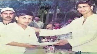 Both of them got award & autograph from Asish Nehra when they weren't so famous.