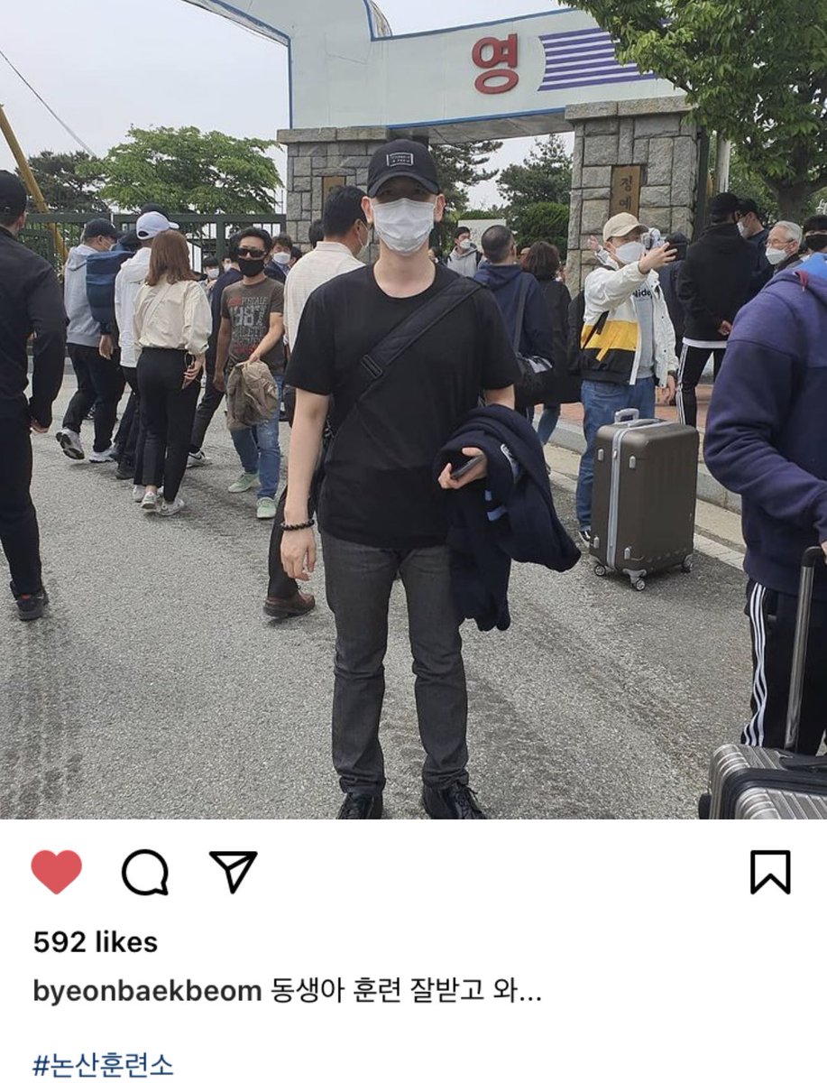 rispuddingen's tweet photo. ในที่สุดพี่ชายแบคฮยอนก็ลงรูปให้ ฮือออออ https://t.co/NKoX4qLEqk