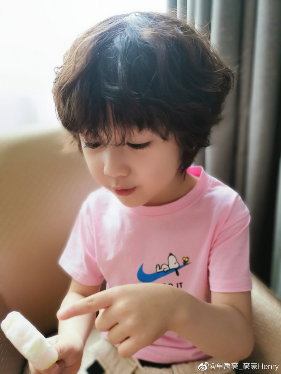haohaoministory's tweet photo. ทานข้าวกันรึยังค้าบบบ 🍦����😋

#หาวห่าว #หาวห่าวเด็กแสบ #Haohao #豪豪 #单禹豪 
#豪豪henry #单禹豪_豪豪henry
#haohaoministory
#letgoofmybaby 
#letgoofmybabyseason3
© 单禹豪_豪豪henry 🙏♥️ https://t.co/e4uXsnjhr5
