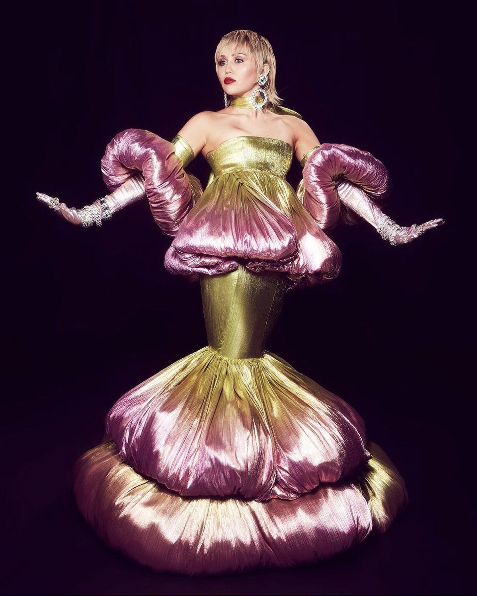 Background from the Graham Norton performance:Wearing a/w 2020 collection ‘peony’ gown by Miss Sohee(one of my faves)
