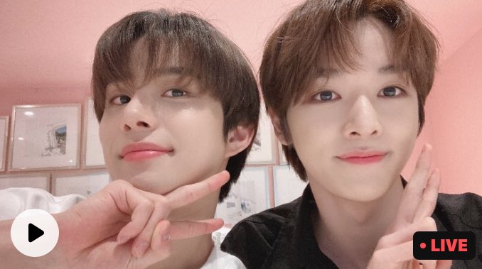 jungwooallday's tweet photo. Sungchan &amp; Jungwoo vlive 😄 The thumbnail is so pretty!! https://t.co/p8a9HTmpwk