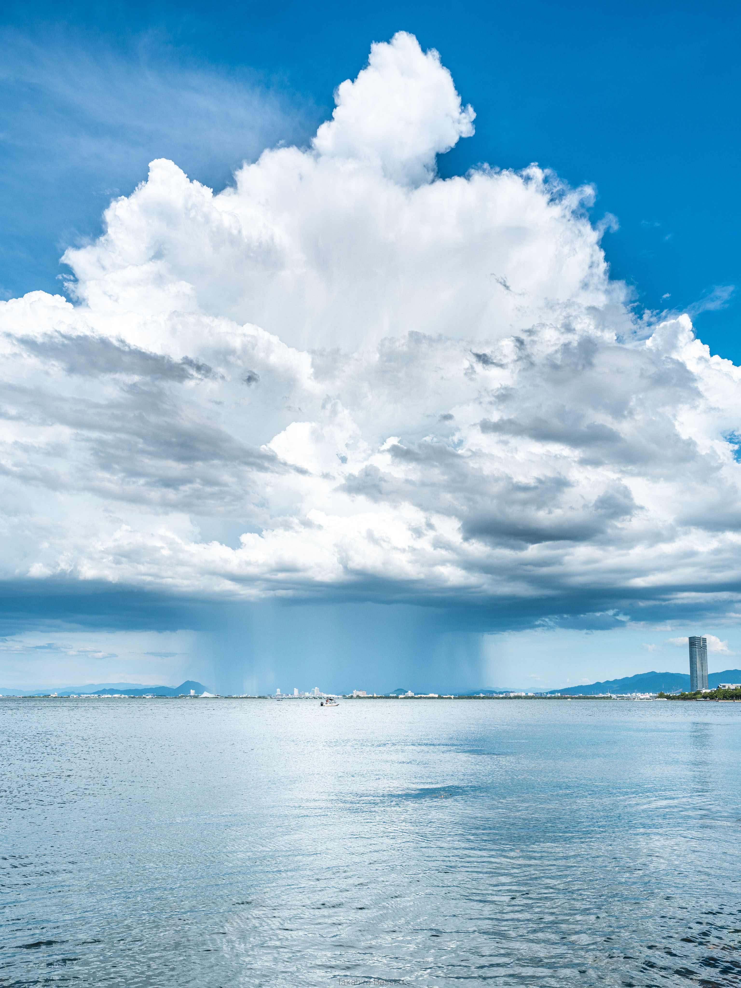 別所隆弘 Takahiro Bessho Twitterの画像が縦長でも全画面表示されるってことは 僕史上最強の入道雲も そのまま見てもらえるってわけですね 積乱雲の下にくっきり見えるダウンバーストは ほんと震えたんですよ T Co Qhmcjyyxfo Twitter