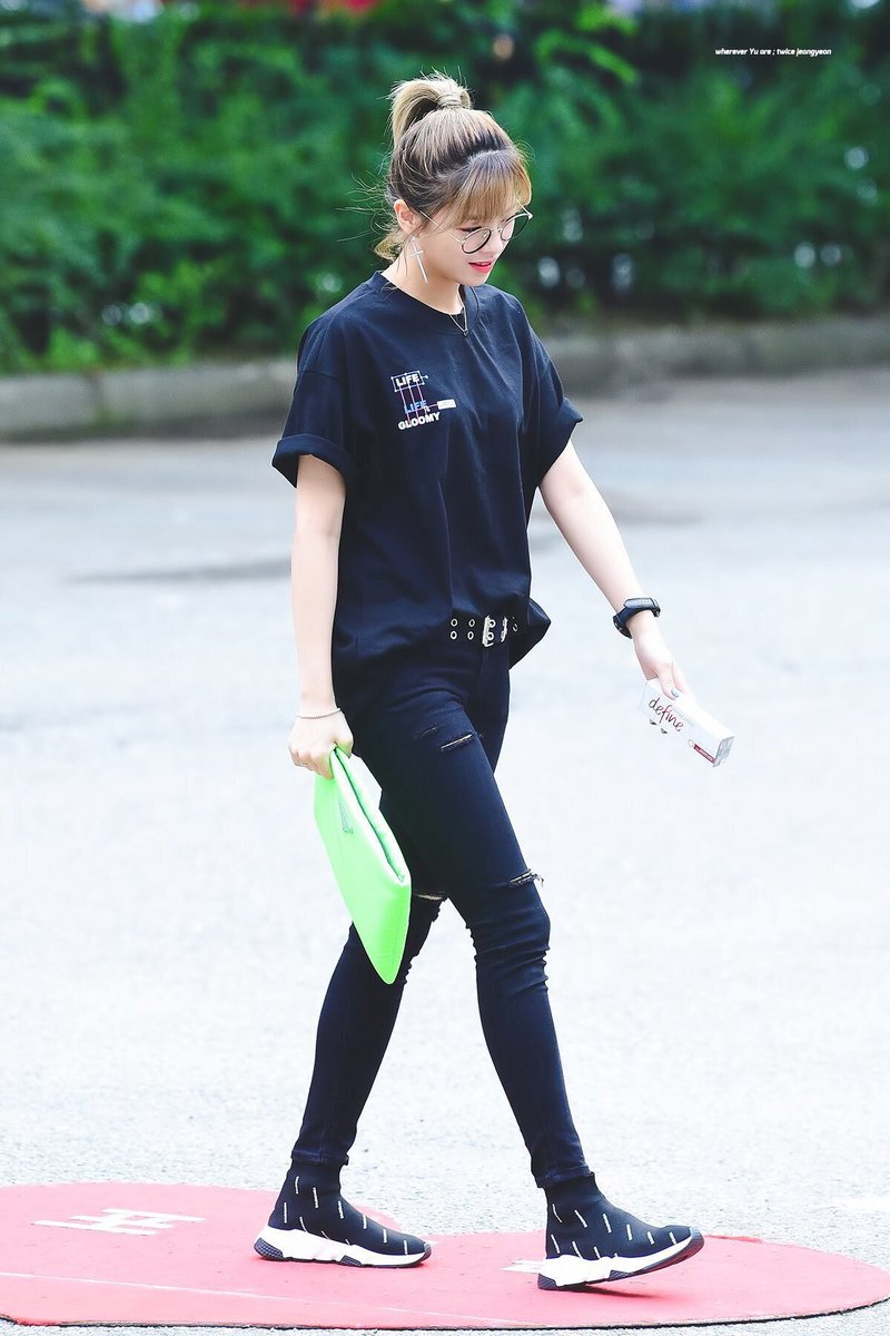 jeongyeon pics without crop; a small thread