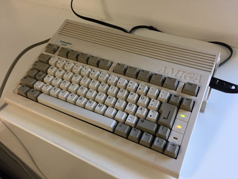 aMiGaTrOnIcS's tweet image. Amitopia: #AmigaComment #AmigaNewsHeadlines Tres Amigas That You Should Own: What sort of Amiga should you own if… dlvr.it/Rz9SRf