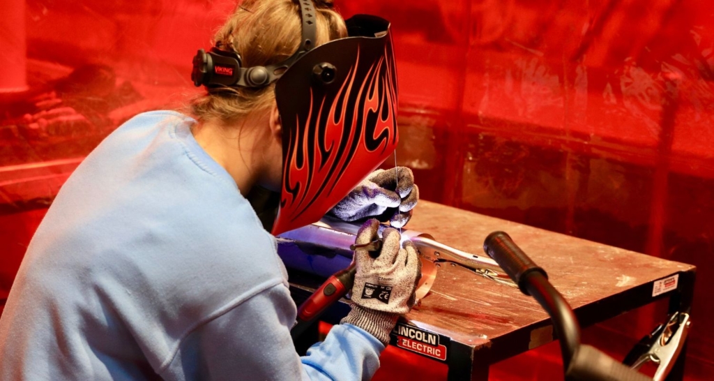 WorldSkills Welding, Construction Metalwork &amp; Sheet Metalwork Competitions.

There is now only one week left to register.- mailchi.mp/fb5735ca4dcf/w…