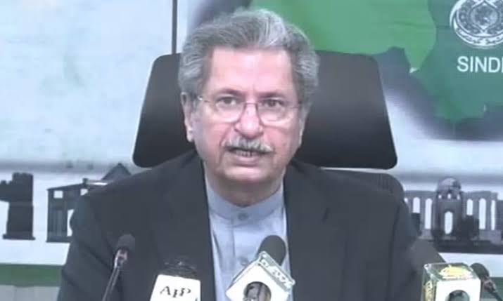 Abdulla36214929's tweet photo. @Shafqat_Mahmood How can you expect from students to give exams right after 15 June or one week or later despite of having all the educational institutes closed ! and we both are familiar the miserable quality of education through online classes 
#CancelExamsSaveStudents #PakYouthWantsJustice https://t.co/XOC5LFxDsN