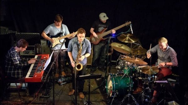 jazz_tyne's tweet image. Tune in to #hiveradio 🎧 from noon on Sat 8 May for my chat with @jamietsax 🎷about @NotNow_Charlie‘s upcoming gig at @theglobene4, future recordings by @strictlysmokin &amp;amp; plans for @NCLjazzfest. Plus, tracks by @shirlsmart, @TommySmithMusic &amp;amp; more! mixcloud.com/Hive_Radio 🎶