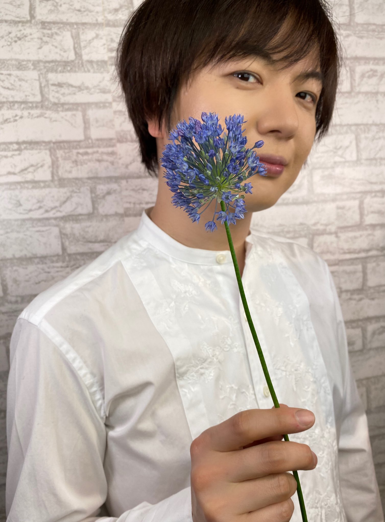 竹島宏スタッフ 公式 アリウム ギガンチウム 花言葉は 正しい主張 ポンポンみたいな花 花言葉は強め 青 紫 絶妙な色をしています 皆さんはどんな１日でしたか 僕はレッスン日でした 今日も１日お疲れ様でした ひろネット 花便り