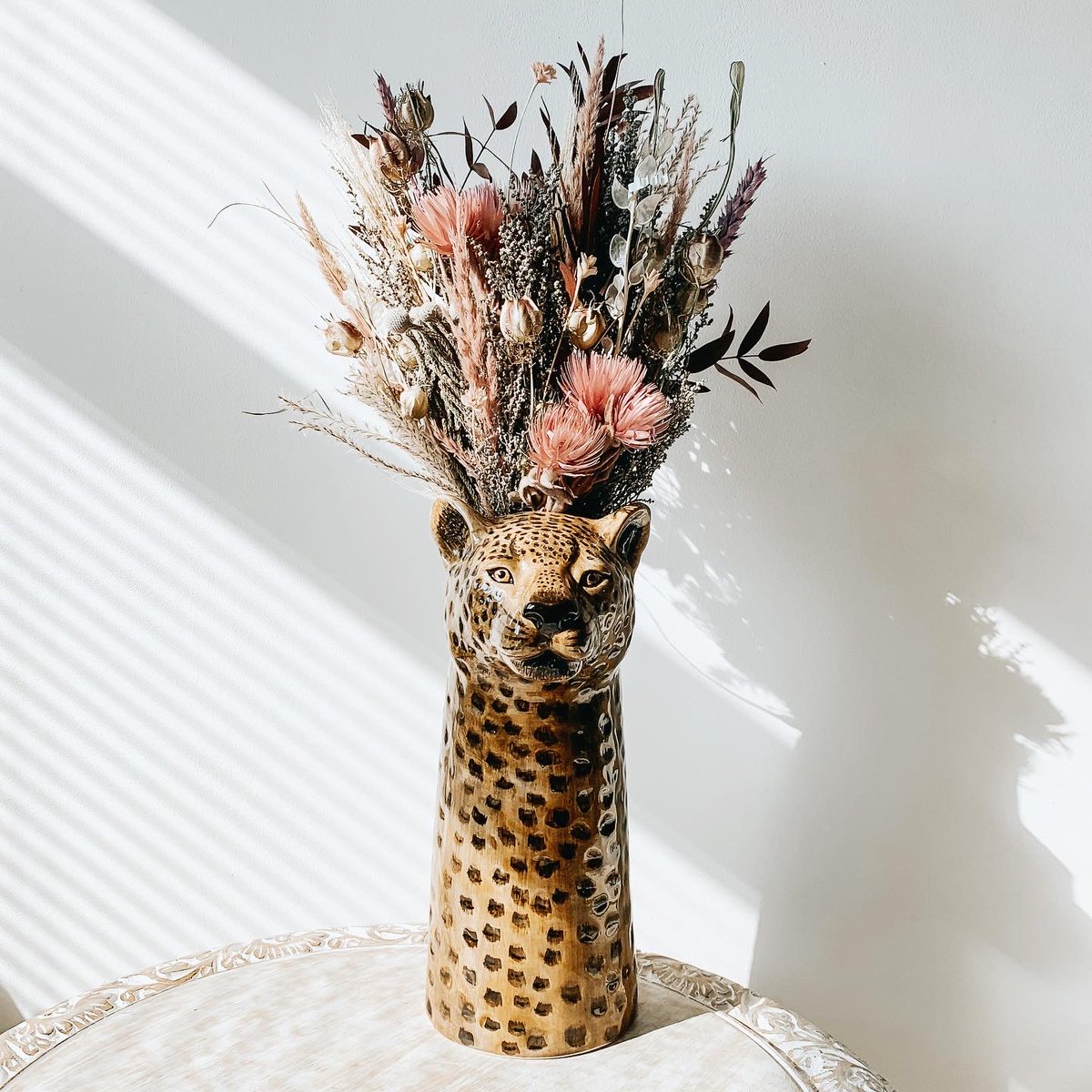 Our Silver Nigella large dried bouquet soaking up the sun, courtesy of @_mykindofliving over on Instagram. 
bookblock.com/product/silver…