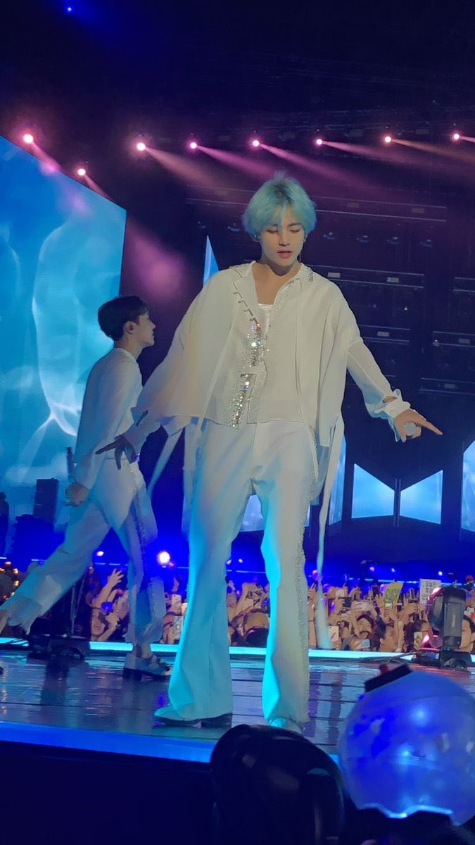 taehyung pictures without crop — an ethereal thread.