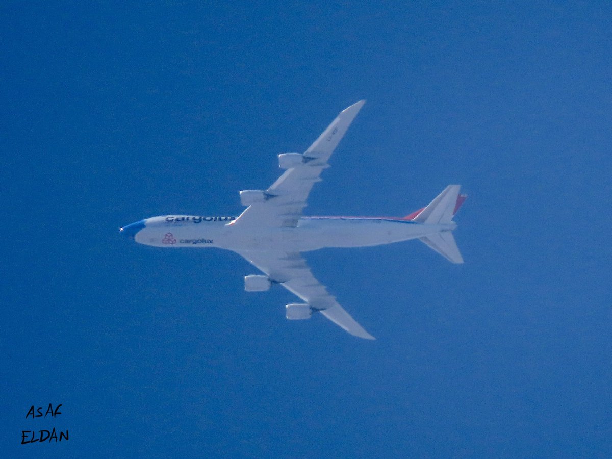AsafEldan's tweet photo. @Cargolux_Intl #boeing #B748 reg. LXVCF (not without my mask livery) as #flight CLX8923 at FL240 descanting to #AMM #airport
#notwithoutmymask #avgeek #planespotting #cargo #plane #aviation #freighter #cargolux https://t.co/OMDOpQrnfI