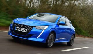 In April ‘21, one in every 7.5 new cars registered in the UK was plug-in.   13.3% market share (diesel down to 9.9%). bit.ly/3usKXCa