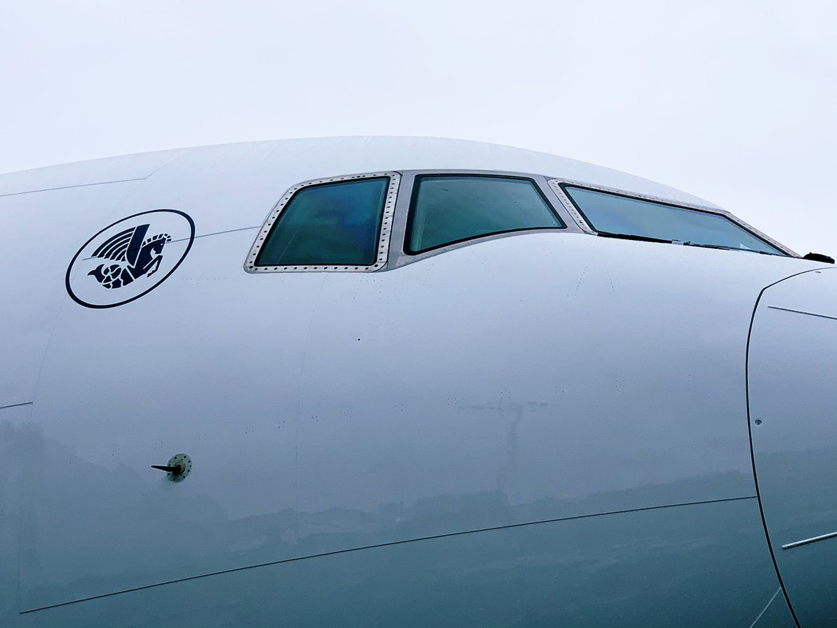 erprevot's tweet photo. [#777 New Livery ]
✈ avec son nom de baptême « Papeete », il « claque » le « Quebec-Fox » ce matin sur le tarmac de #CDG!
✈ Ds les starting blocs, flying to =>  #LAX #AF066 #777
On the road again! 🌎🇺🇸 https://t.co/Fw798ivKeR