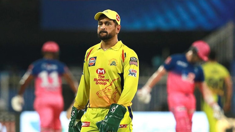 JSR_vikashverma's tweet photo. Your best khiladi

#iplcancel

Dhoni for like                       Rohit for Rt 
#MSDhoni https://t.co/4xSNeXNLPd
