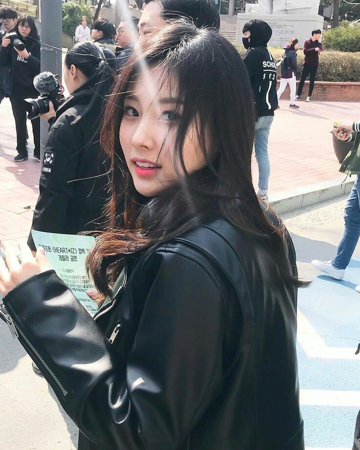 hyewon in full screen a thread: