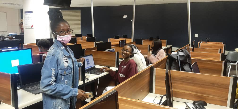 dsc_nust's tweet photo. Python Bootcamp session with students.

We believe coding is the language of the future, and everyone should learn it!
#pythonbootcamp, #dscnust 
@ThePSF https://t.co/pbAmh4jCn9