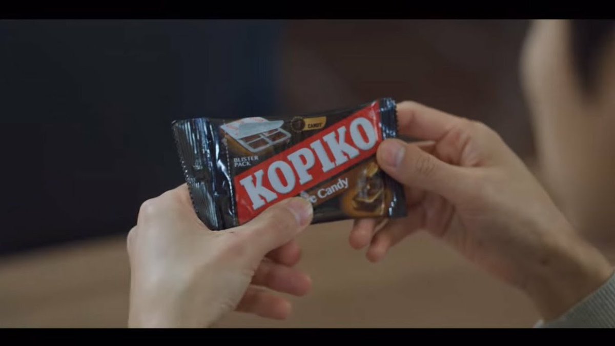 Macam mana pula Kopiko boleh muncul dalam series Vincenzo? Inilah dipanggil sebagai product placement. Ianya berfungsi apabila anda membayar sejumlah wang kepada filem ataupun series untuk meletakkan produk anda dalam salah satu scene.