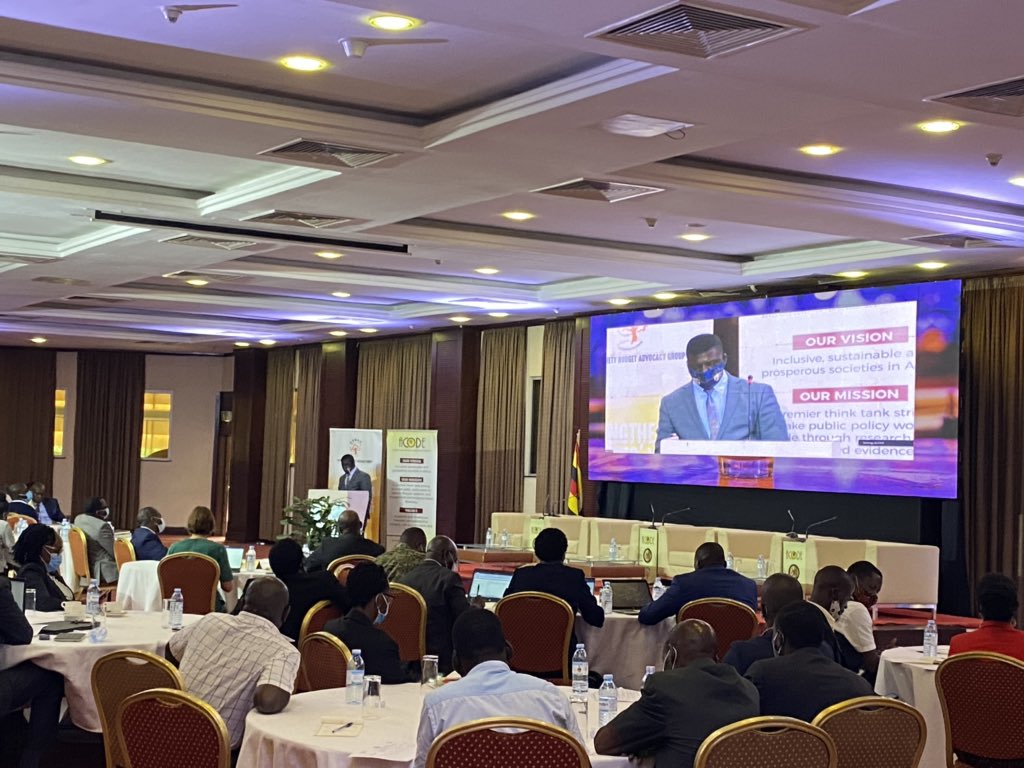 DerrickMayamba's tweet photo. Ogwal David, Principal Analyst, Local Government notes that through Parish Development Model, farmers will be supported to improve production.
#OWCDelivers #EconomicRecoveryUG https://t.co/mB0ylbe80v