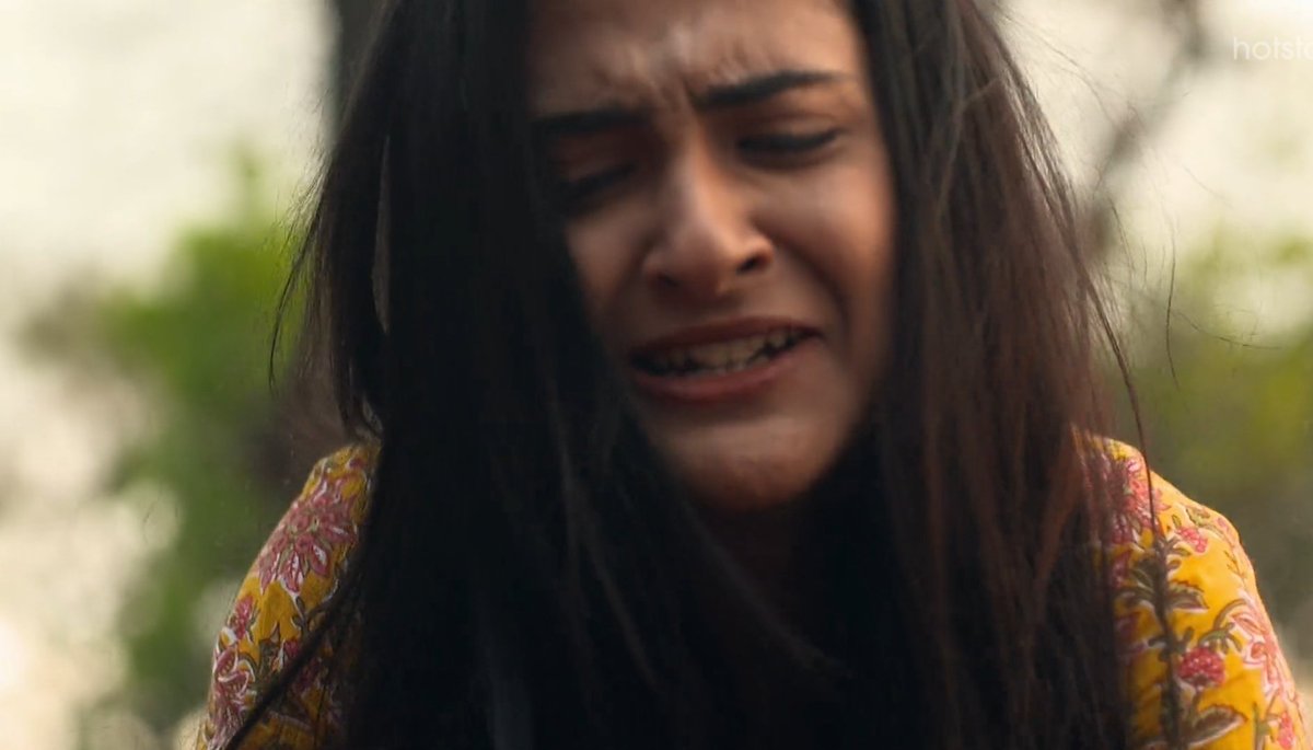 Now it doesn't matter how it or she looks coz she is dying inside.She is literally withering from within.Her running wid it,not understanding what to do with it,to tear it or just throw it,to burn it or preserve it..It was a literal representation + #ShauryaAurAnokhiKiKahani