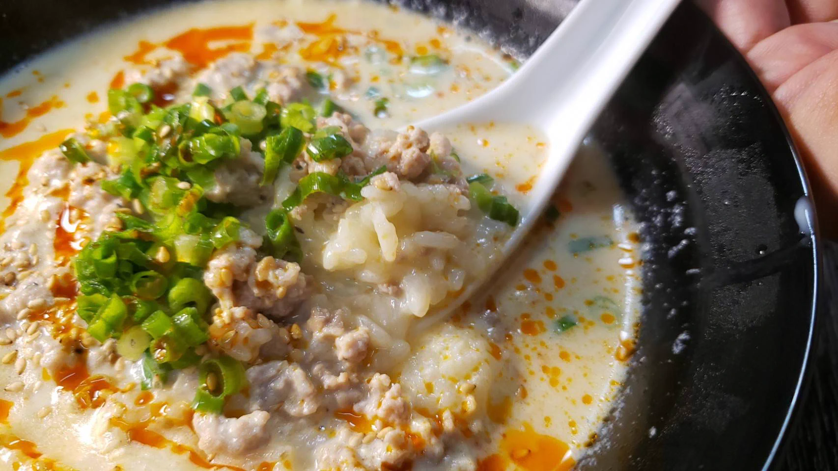 毎日食べたい美味しさ？！麺をお米に置き換えた、担々麺のアレンジレシピ！