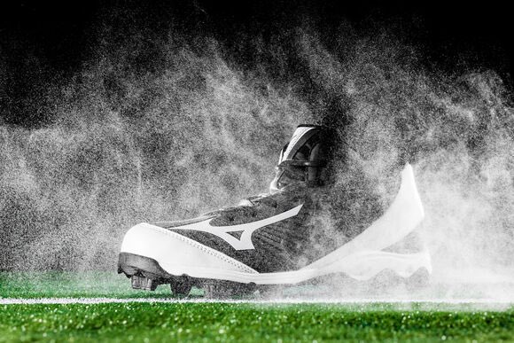 ❗️👟 𝗧𝗼𝘁 𝗲𝗻 𝗺𝗲𝘁 𝘇𝗮𝘁𝗲𝗿𝗱𝗮𝗴 in onze Teamshop: fikse kortingen op alle korfbalschoenen (veld)! Wat dacht je bijvoorbeeld van 𝟮𝟱% 𝗸𝗼𝗿𝘁𝗶𝗻𝗴 op de populaire #Mizuno Franchise Mid?! 

➡️ Ook online: bit.ly/MSTKorfschoenen

#MutaSport #Teamshop