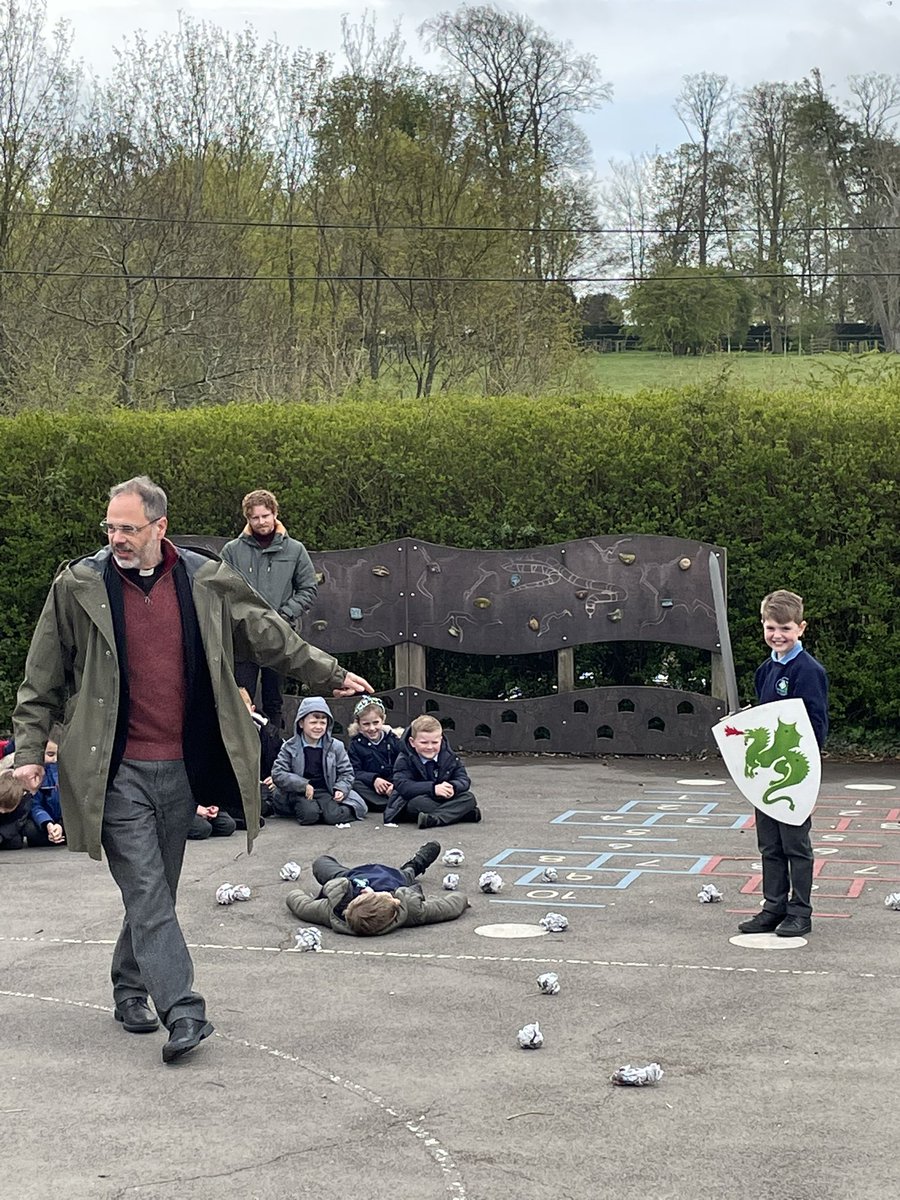 HormeadSchool's tweet photo. It’s always good to have Reverend James for collective worship. Today we acted out what happened on the road to Damascus. https://t.co/VDZATs8DVt