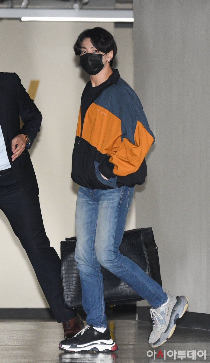 jungkook& #39;s fashion without crop - a thread