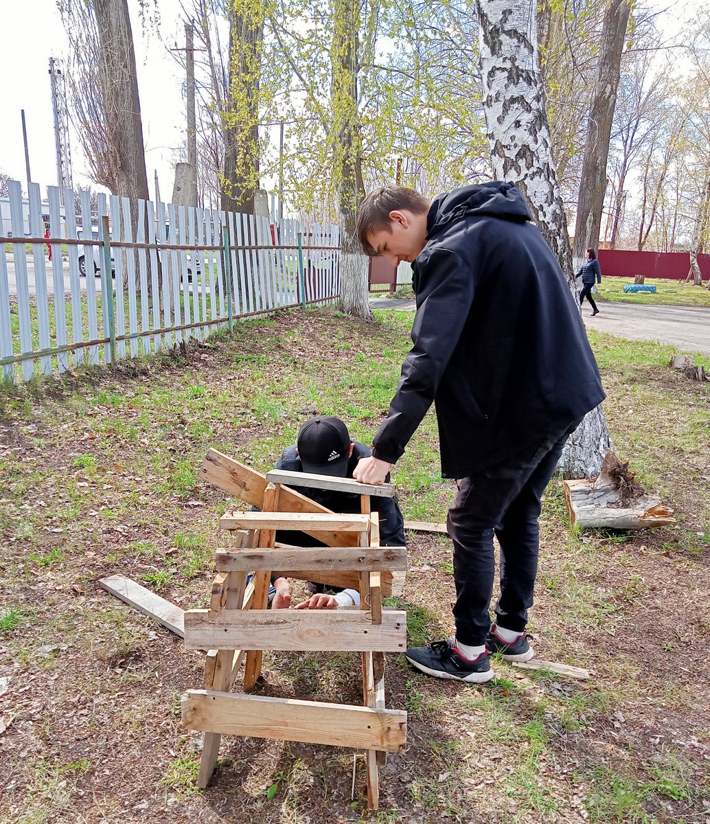При поддержке Министерства просвещения РФ, ученики и педагоги ГБОУ ООШ пос.Журавли  приняли участие во Всенародной акции #СадПобеды, приуроченной к 80-летию начала войны. Цель акции - воспитание патриотизма и экологическое просвещение.