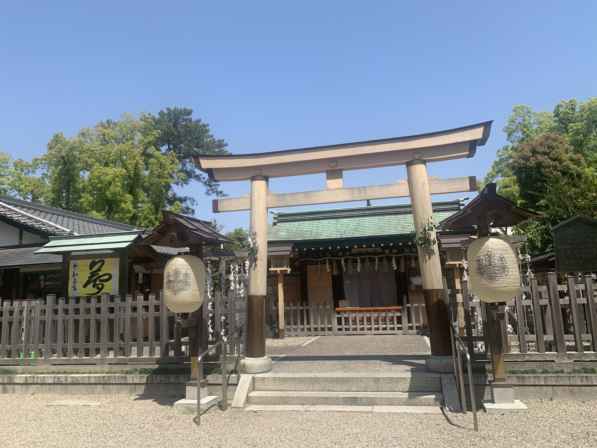 ট ইট র ゆーみ 豊国神社 名古屋市中村区中村町 月参りに豊国神社参拝へ 中村公園内にある神社 同名の神社が全国にあるが 当地は豊臣秀吉公の生誕地に当たる 創建 15年 明治18年 主祭神 豊臣秀吉公 例祭 5月18日直前の日曜日 主な神事 太閤まつり 今月の