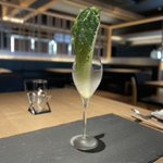 心折れそう・・・。人生初の「独りフレンチフルコース」をキメてるんですが、1品目からナゾノクサ出てきた。