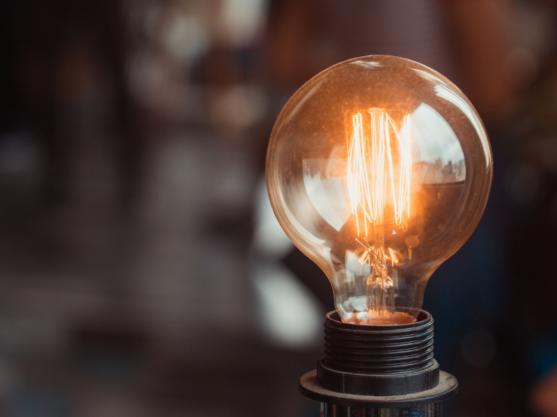 Altijd al eens een redacteur van De Boomgaard willen spreken? Grijp je kans 8 mei tussen 14-15 u Abeelplein. De redactie steekt een lichtje om met lezers te praten over wat jullie waarderen of missen in het blad. Tot zaterdag?