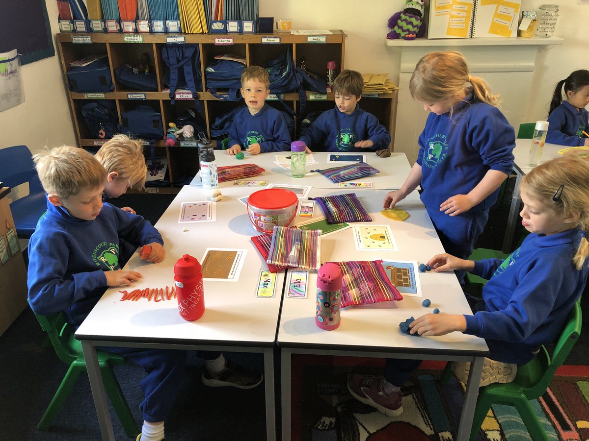 RPPS_LowerS's tweet photo. Investigating doubles in different ways for #RPPSyear1 in #RPPSmaths today #doublingfun #handsonlearning https://t.co/9IU2Yr1HSH