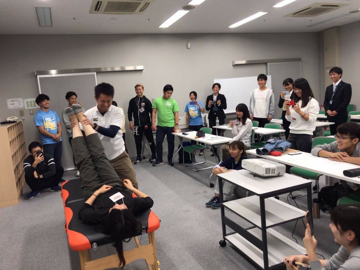 pdsgroup313's tweet image. 【PDS Group 活動紹介✨】
〜勉強会〜

オンラインでの勉強会やオフラインでも勉強会をやります！
トレーナーや治療家の方を講師としてお呼びしてご講義をして頂きます！
学校では決して習うことの出来ない知識や技術も身に付きます！

#PDSGroup 
#学生トレーナー 
#トレーナー活動