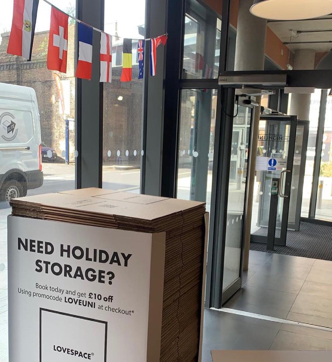 LOVESPACEUK's tweet photo. Our LOVESPACE box stands are coming to a student accommodation site near you!  We've been providing some of our partners with free LOVESPACE boxes to help make the move for students run as smoothly as possible this summer. #students #storage #studentstorage #ukstorage https://t.co/EwvLw7g55P