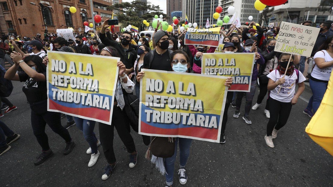 El proletariado colombiano se desangra a manos del terrorismo de Estado. La escalada de violencia ha alcanzado su clímax tras una nueva oleada de protestas en las calles, iniciadas al calor de una reforma tributaria especialmente lesiva para las masas colombianas.