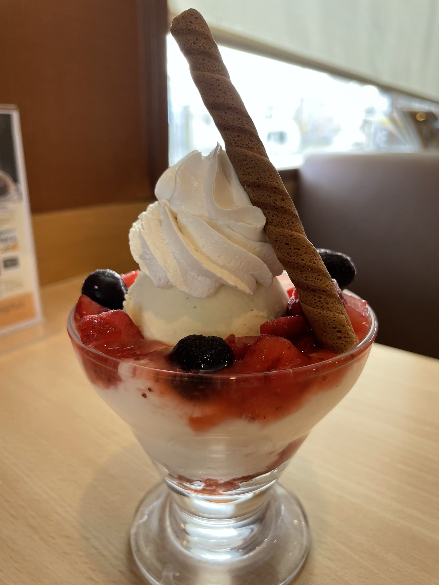 パルメザン あやね大福 アプリ誕生日特典その6 ジョイフル 内容 デザート328円のもの1つ無料 特典配布日 不明 誕生月内の登録時に配布 特典期限 誕生月の月末まで 抹茶のやつを頼んだら 抹茶アイス切れで カスピ海ヨーグルトとベリーのミニパフェに