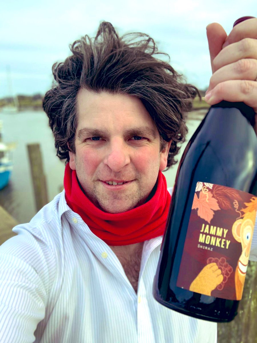 #newwiness #wine #ozzy #shiraz #chardonnay #flunderwines 
New wines on the block all the way from Australia 
I think the monkey looks just like Luke
